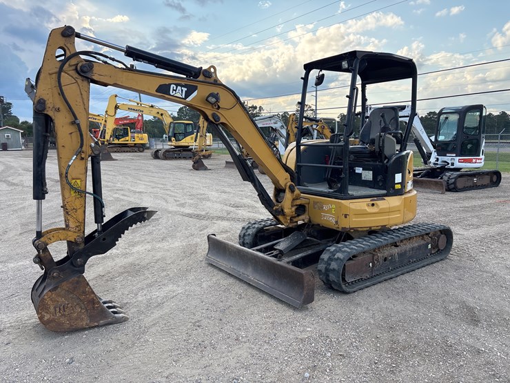 2016-caterpillar-303-image-2