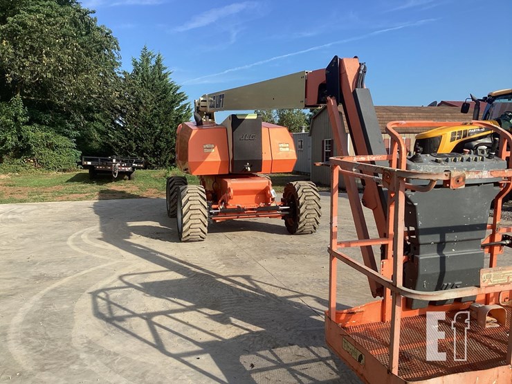 2015-jlg-740aj-image-7