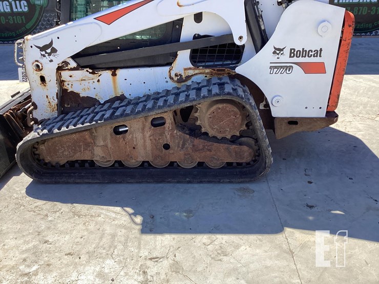 2013-bobcat-t770-image-18