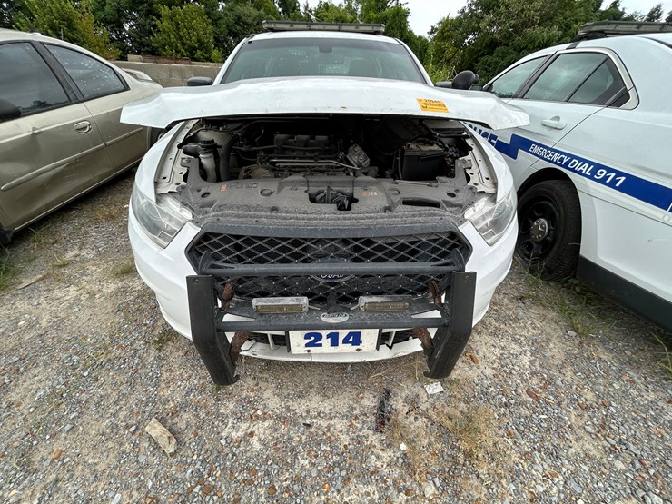 #62-•-#25945-•-inop-2016-ford-taurus-awd-sedan-vin:-1fahp2mk5gg105516-image-9