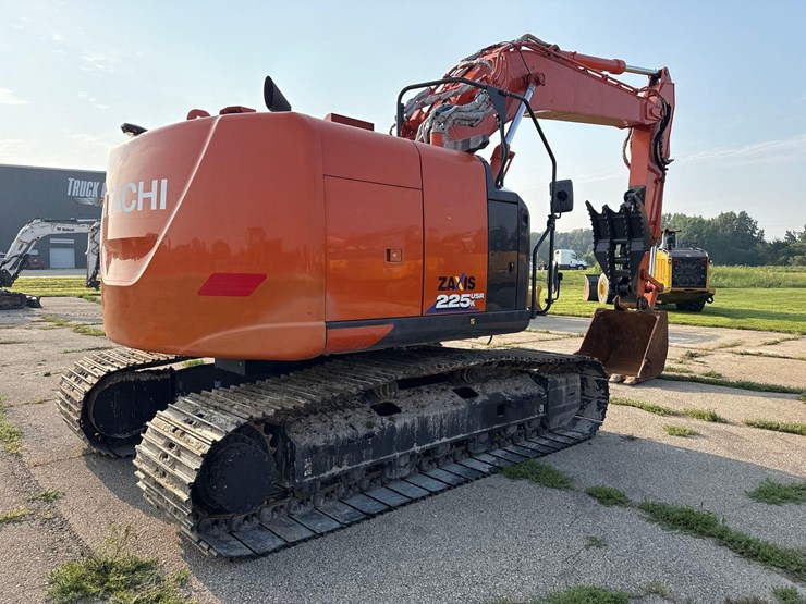 2021-hitachi-zx225usrk-image-5
