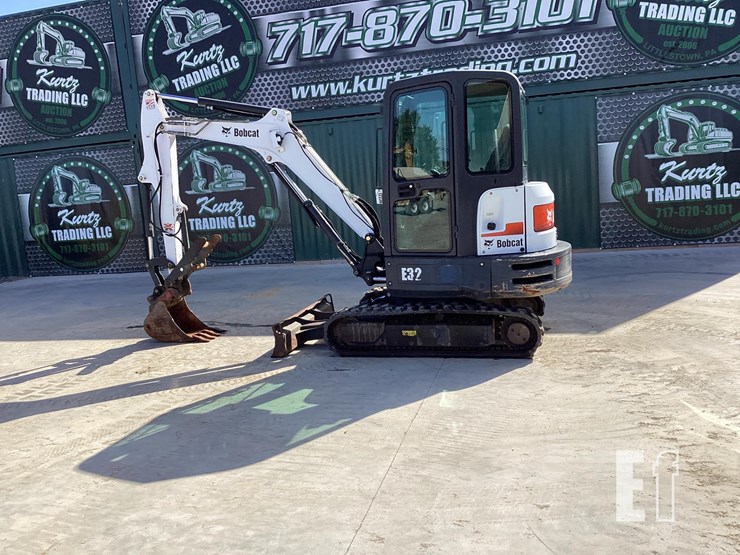 2015-bobcat-e32-image-2