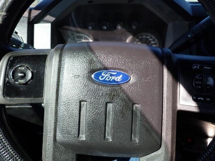 2016-ford-f550-xl-image-24
