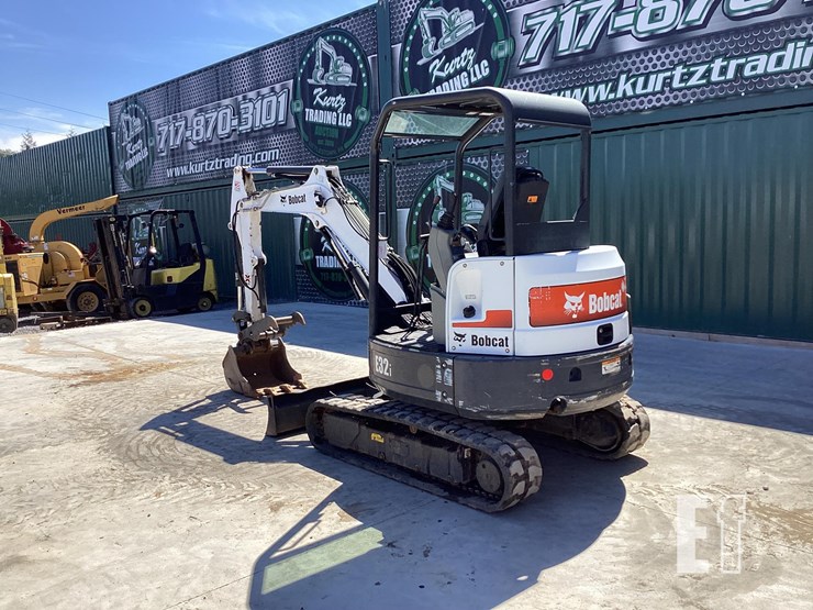 2015-bobcat-e32-image-3
