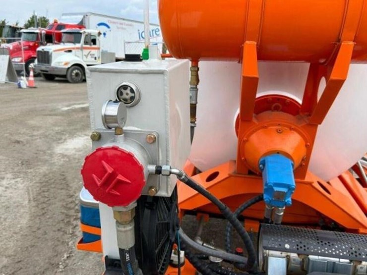 2024-1.5-cubic-meter-tow-behind-tri/a-concrete-fil-image-17