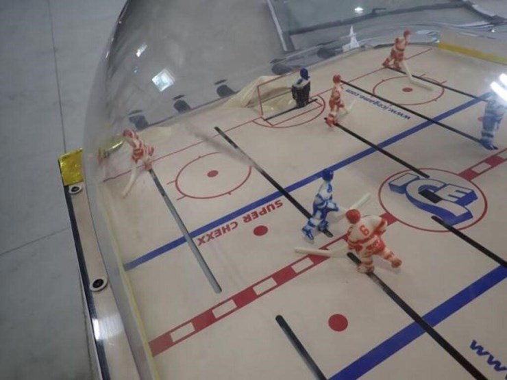 super-chexx-table-top-hockey-game-image-17