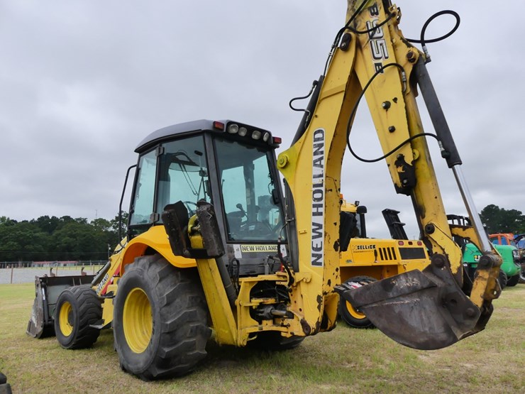 new-holland-b95b-image-4