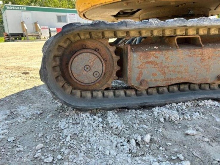 2015-deere-17g-image-34