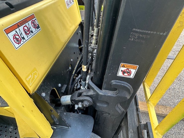 #2083-•-2019-hyster-50-port-forklift-image-31