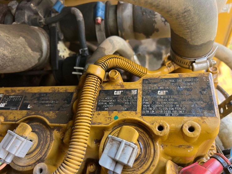 2017-caterpillar-262d-image-8