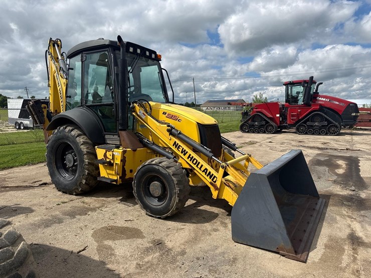2017-new-holland-b95c-image-1