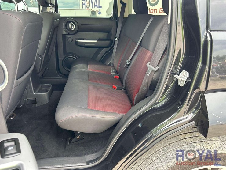 2011-dodge-nitro-image-15