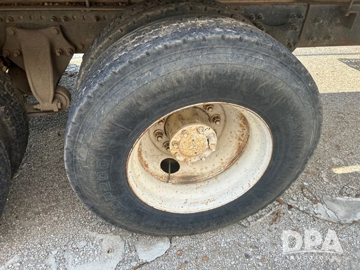 1998-freightliner-dry-tender-truck-(cp0654,-unit-28644)-image-22