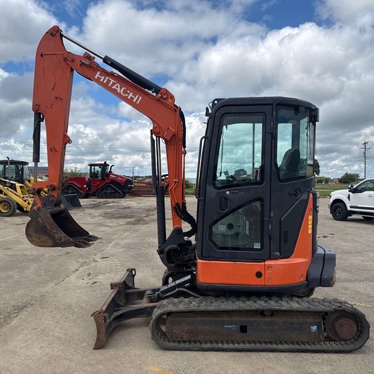HITACHI ZX35U