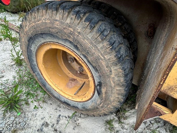 caterpillar-v80d-image-10
