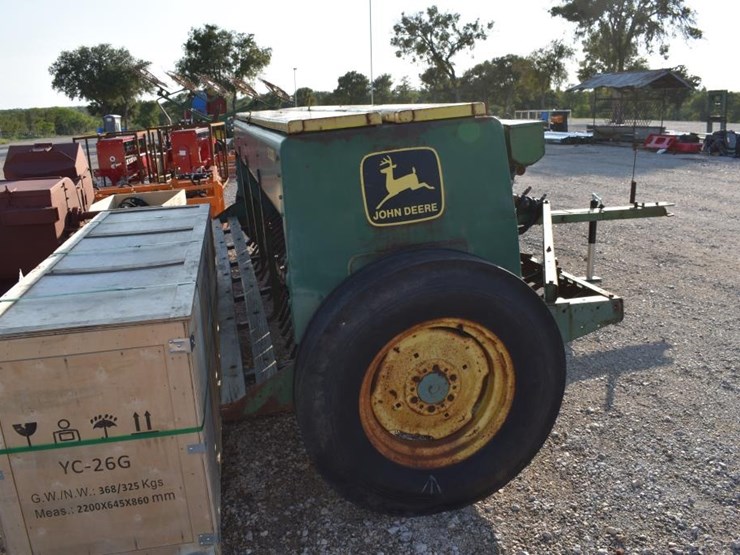 john-deere-8300-image-3