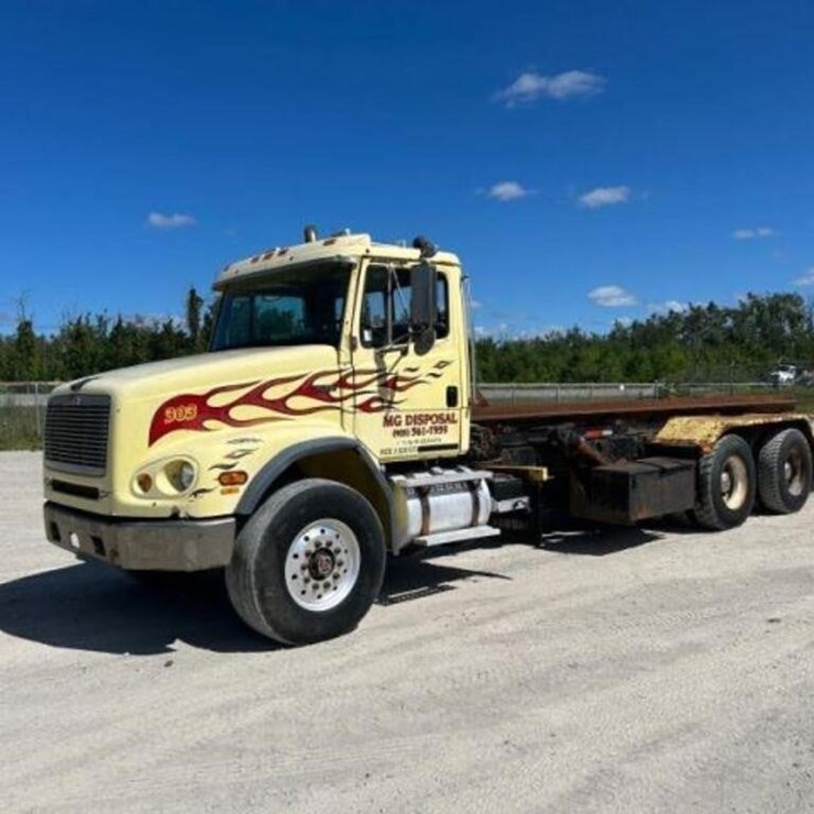 2002 FREIGHTLINER FL112