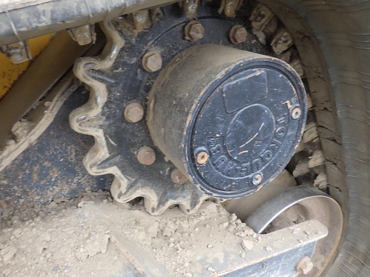 2020-deere-333g-image-32