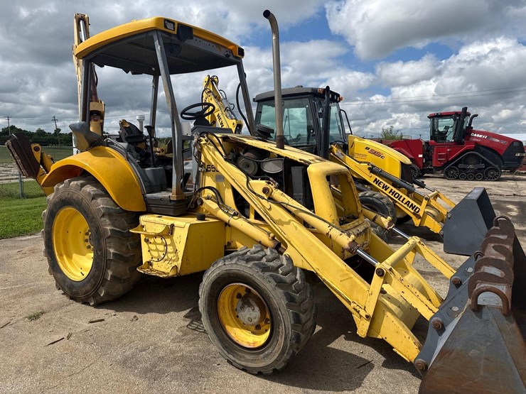 new-holland-555e-image-2