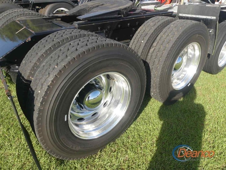 1997-peterbilt-378-image-8