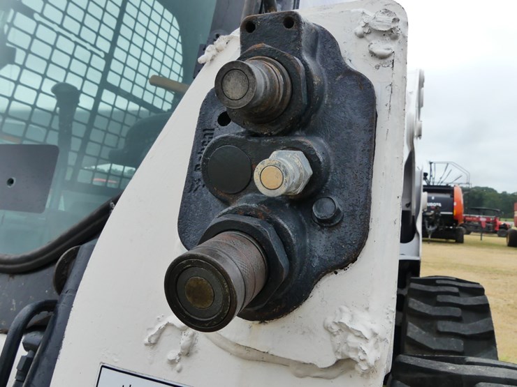 2021-bobcat-s740-image-11