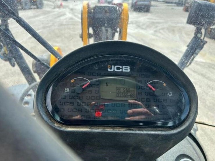 2019-jcb-409-image-10
