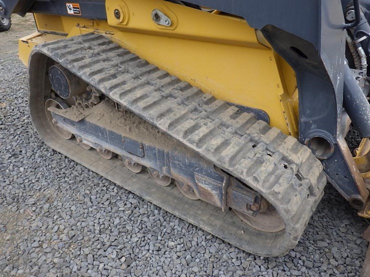 2020-deere-333g-image-35