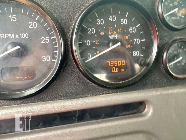 2012-peterbilt-367-image-28