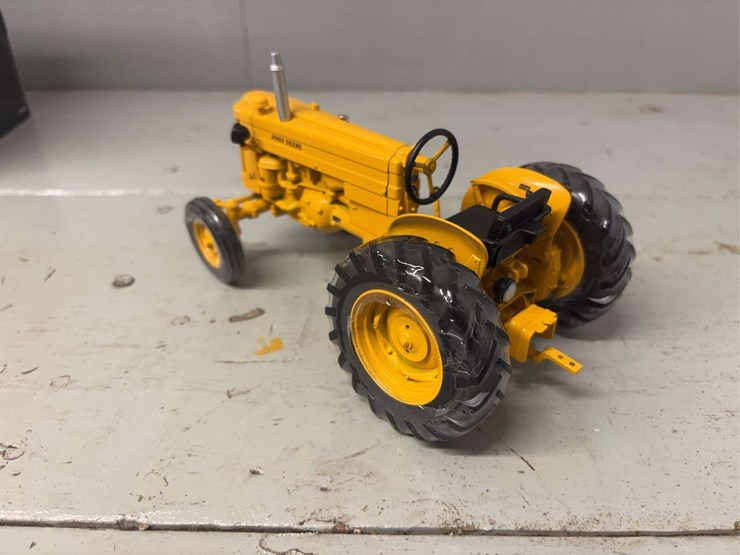 john-deere-720-image-9