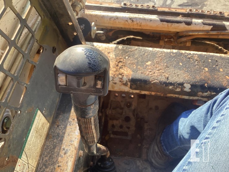 2006-bobcat-t180-image-15