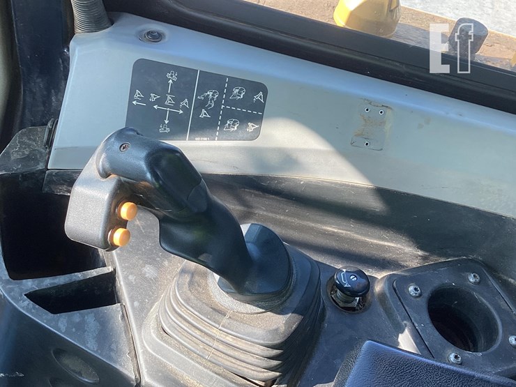 2019-caterpillar-d6t-lgp-image-23