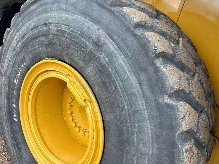 2020-caterpillar-962m-image-7