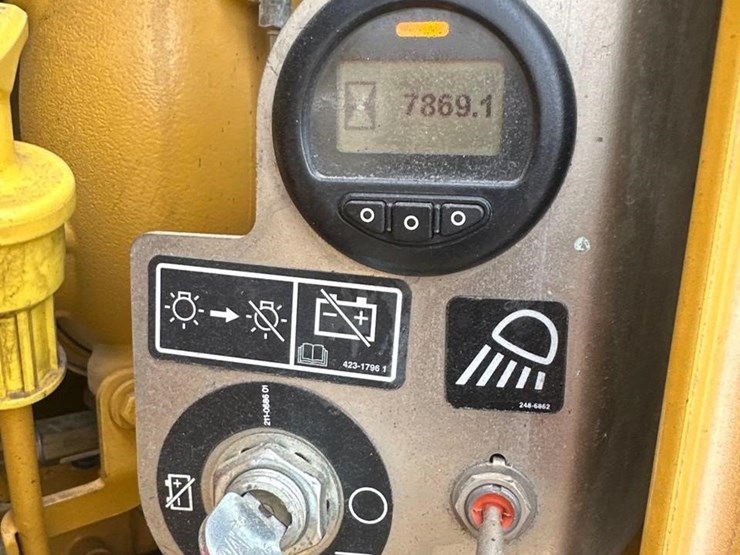 2019-caterpillar-973k-image-32