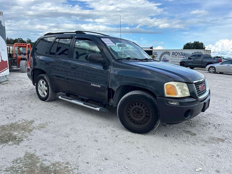 2004-gmc-envoy-image-2