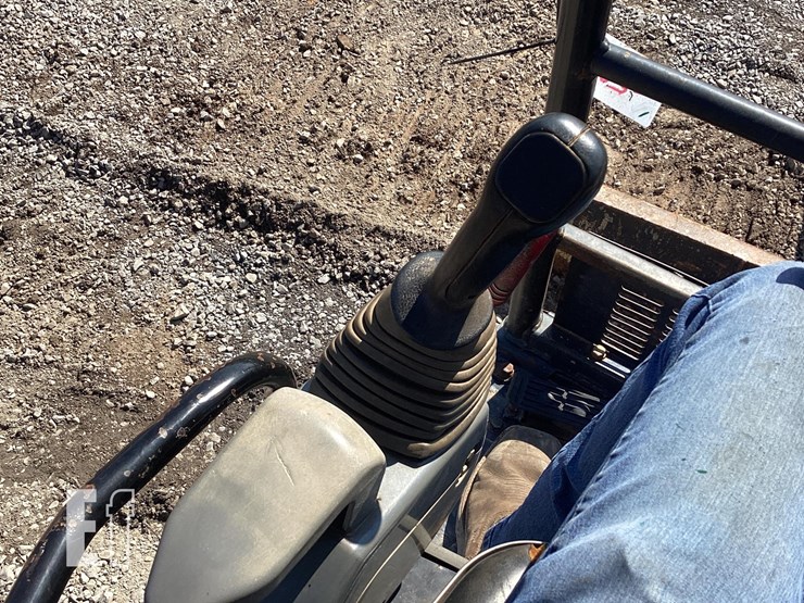 2013-deere-35d-image-19