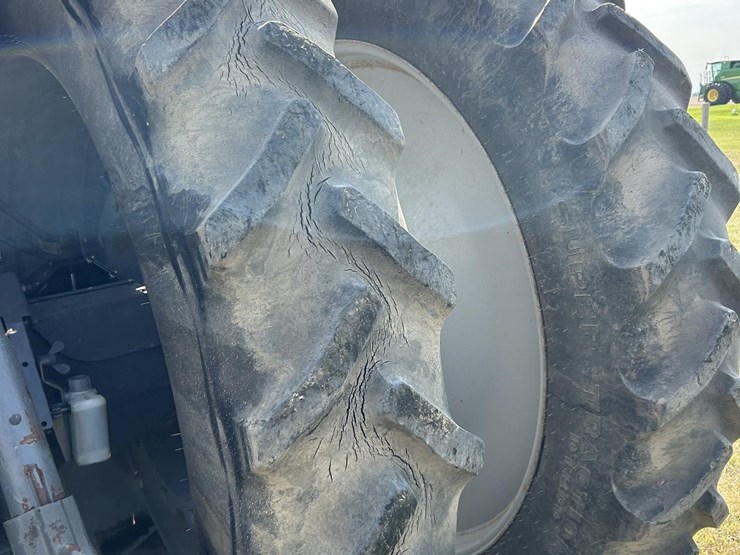 2012-challenger-mt655d-image-23
