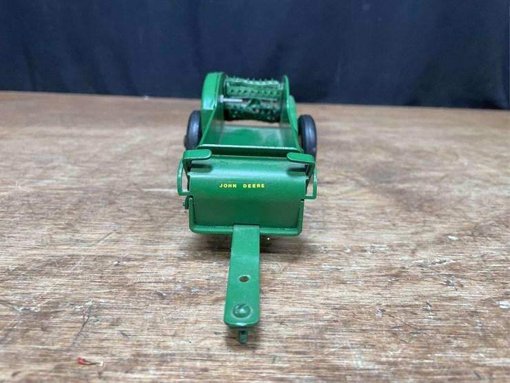 john-deere-16-image-9