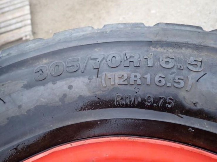 kubota-ssv75-image-2