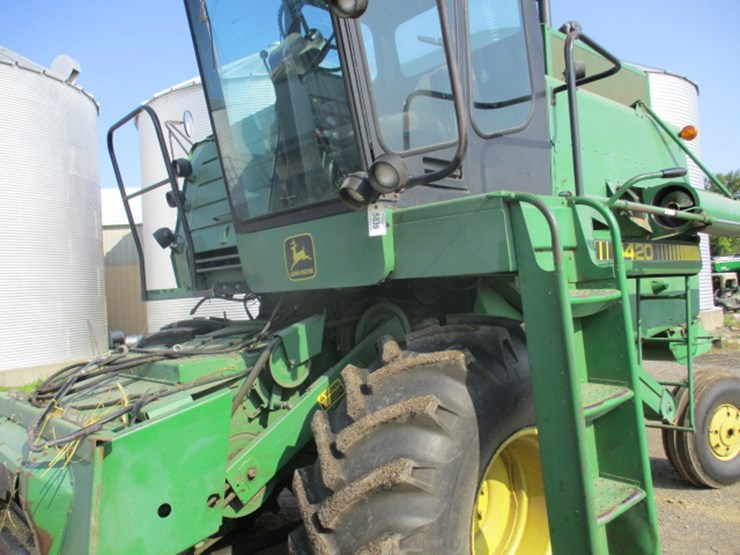 john-deere-4420-image-31
