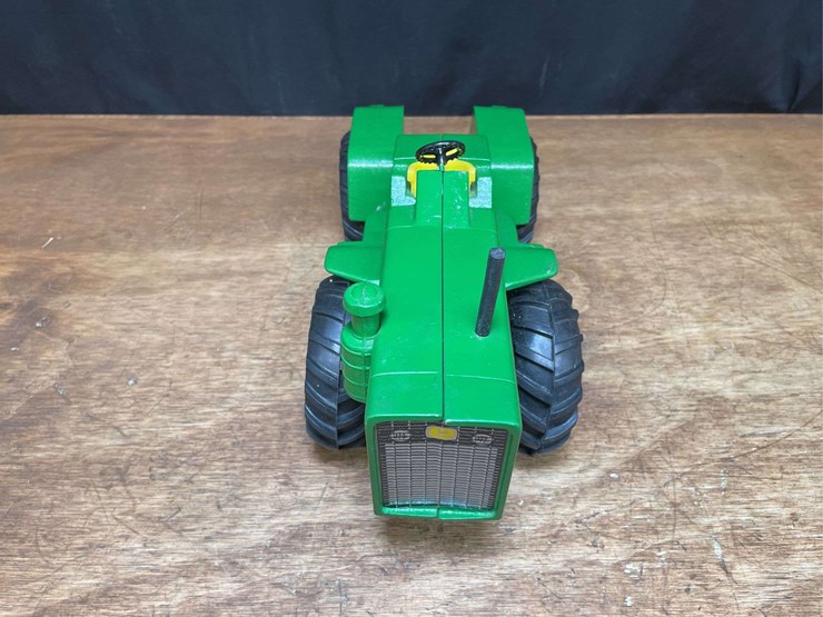 john-deere-16-image-11