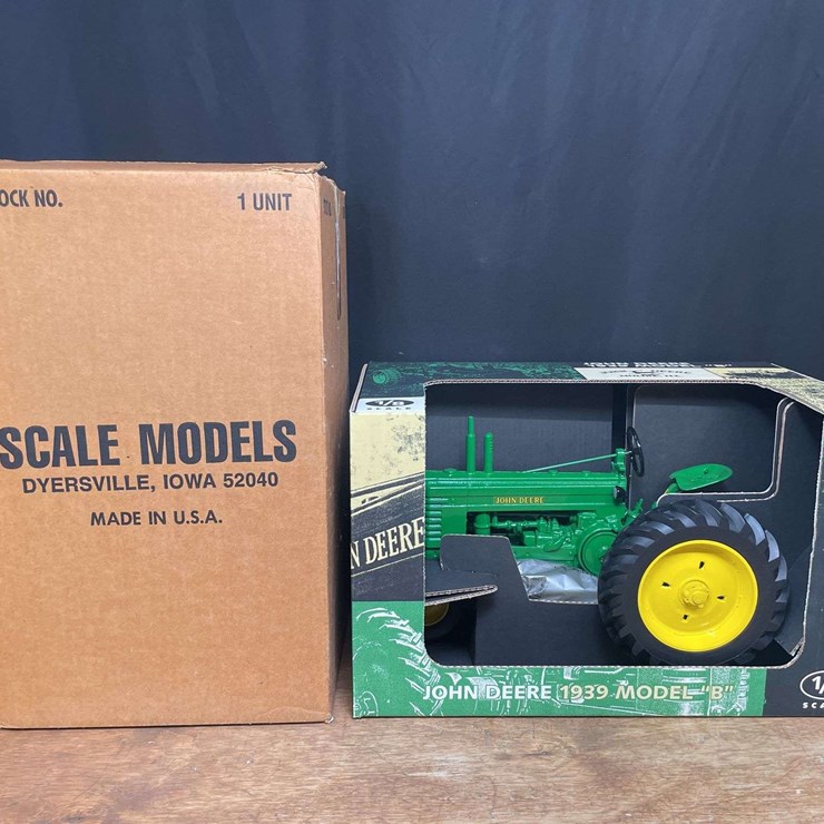 JOHN DEERE B