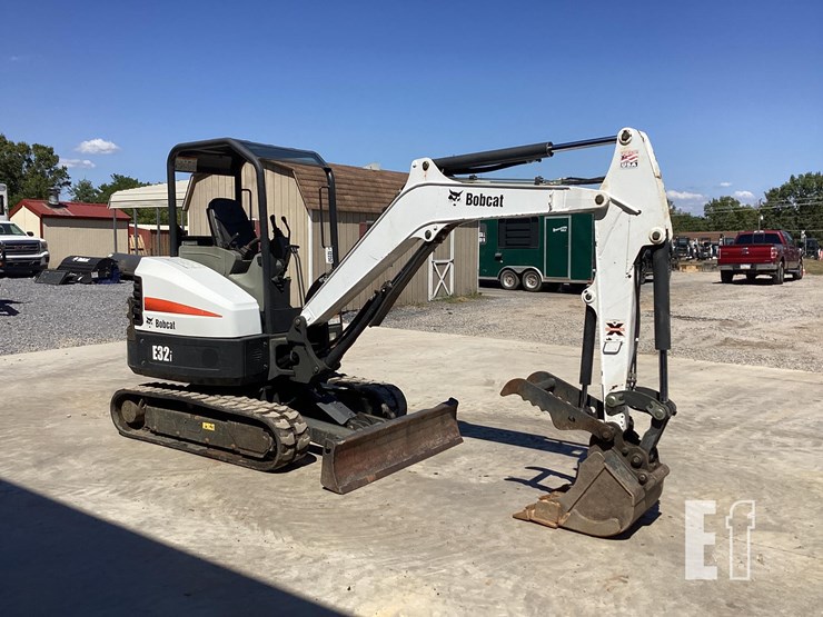 2015-bobcat-e32-image-13