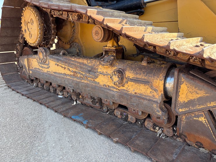 2015-caterpillar-d6n-lgp-image-8
