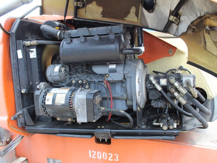 2011-jlg-600aj-image-10