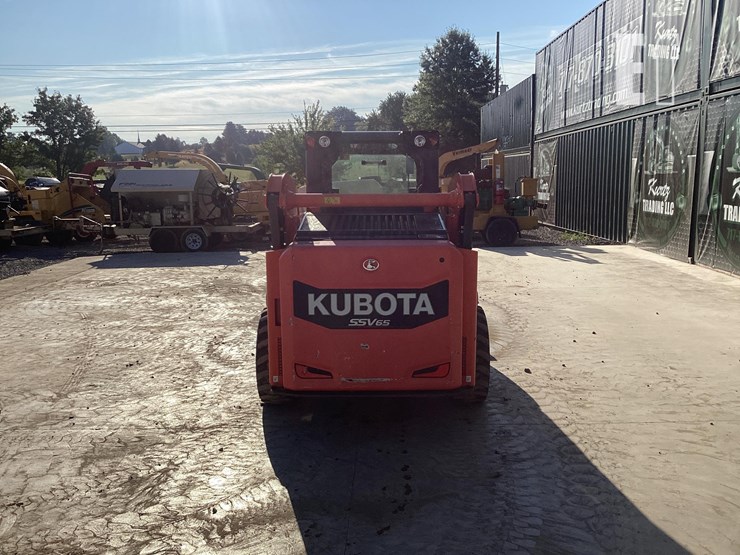 2018-kubota-ssv65-image-3