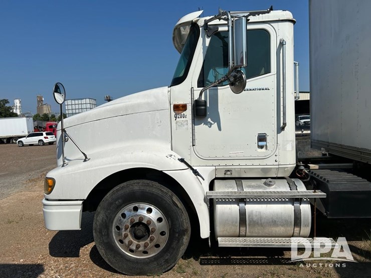 2006-ihc-9200i-van-truck-(cp0653,-unit-37745)-image-2
