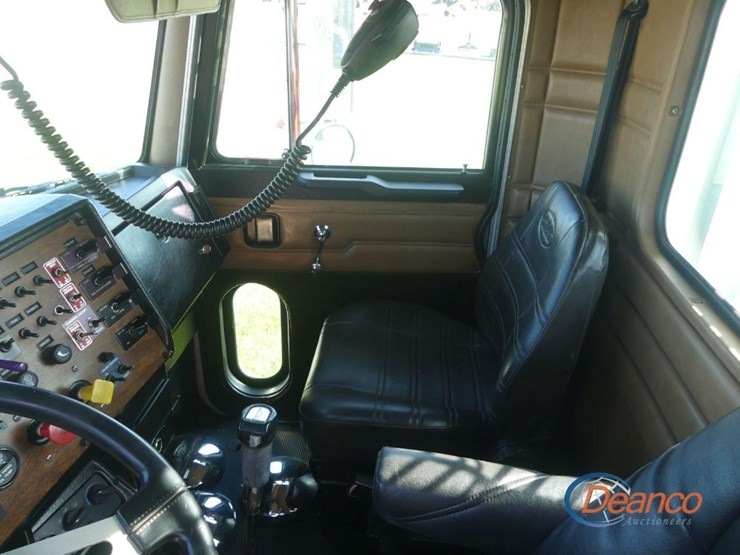 1997-peterbilt-378-image-19