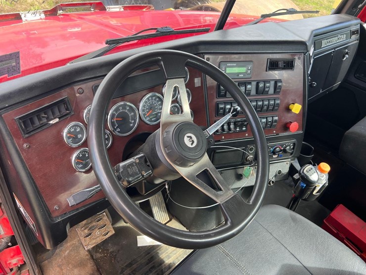 2017-western-star-4700sf-image-24