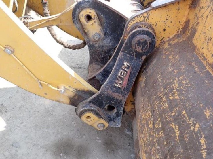 2014-caterpillar-950k-image-55