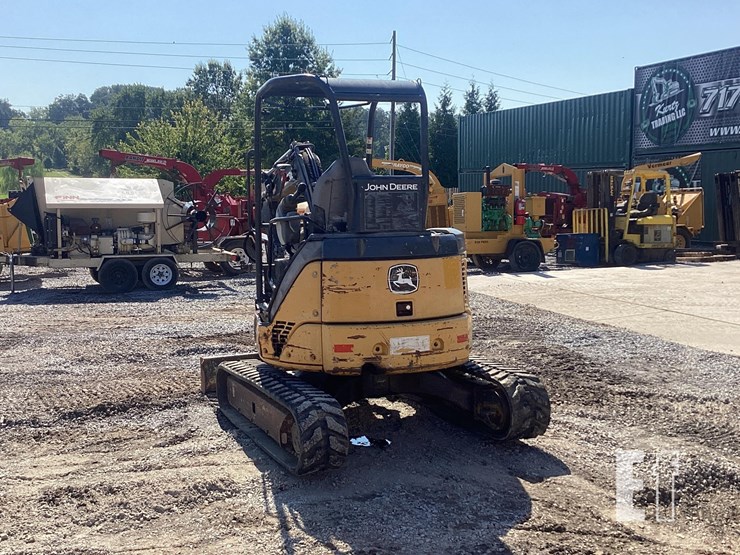 2013-deere-35d-image-3